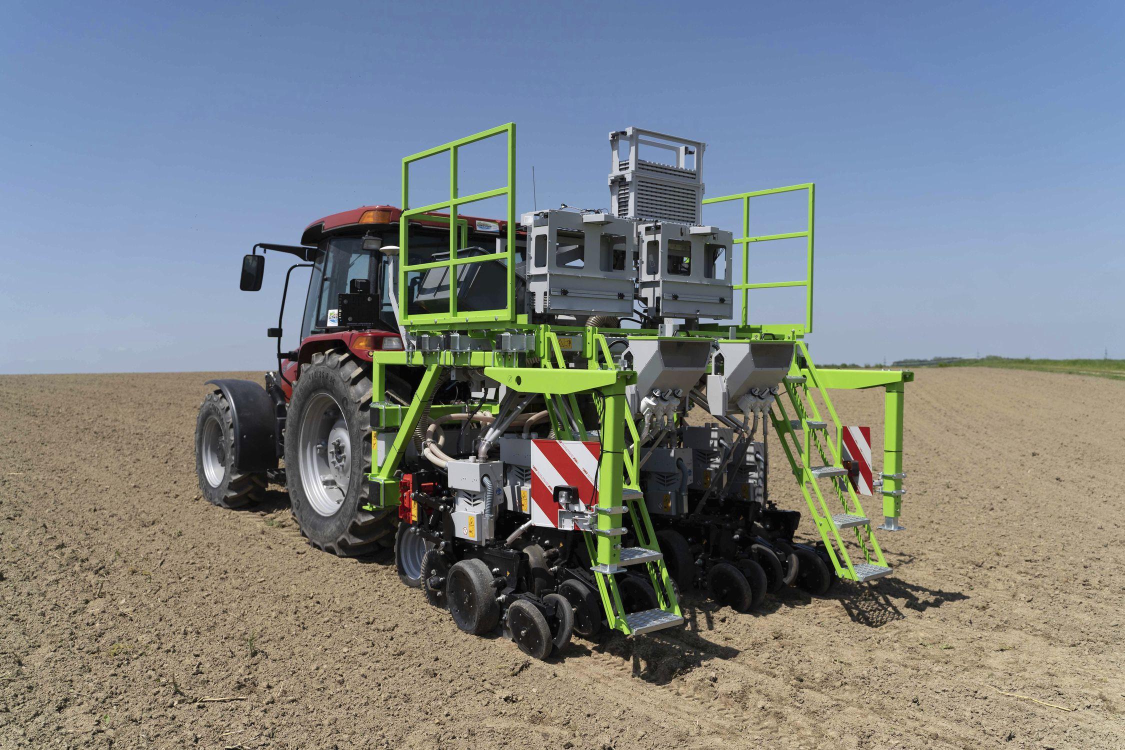 Smart Precision Seeder: Intelligent Planting Guide