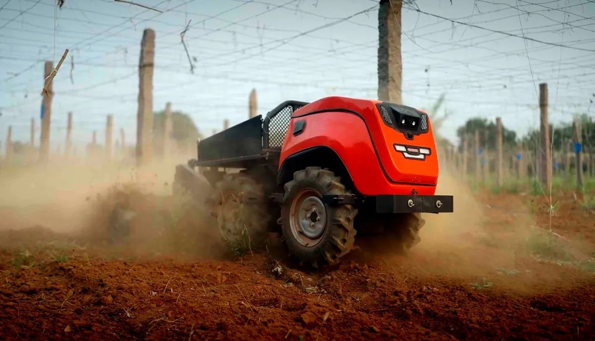 How FarmRobo Technologies is Replacing Heavy Tractors with Smart Robotics