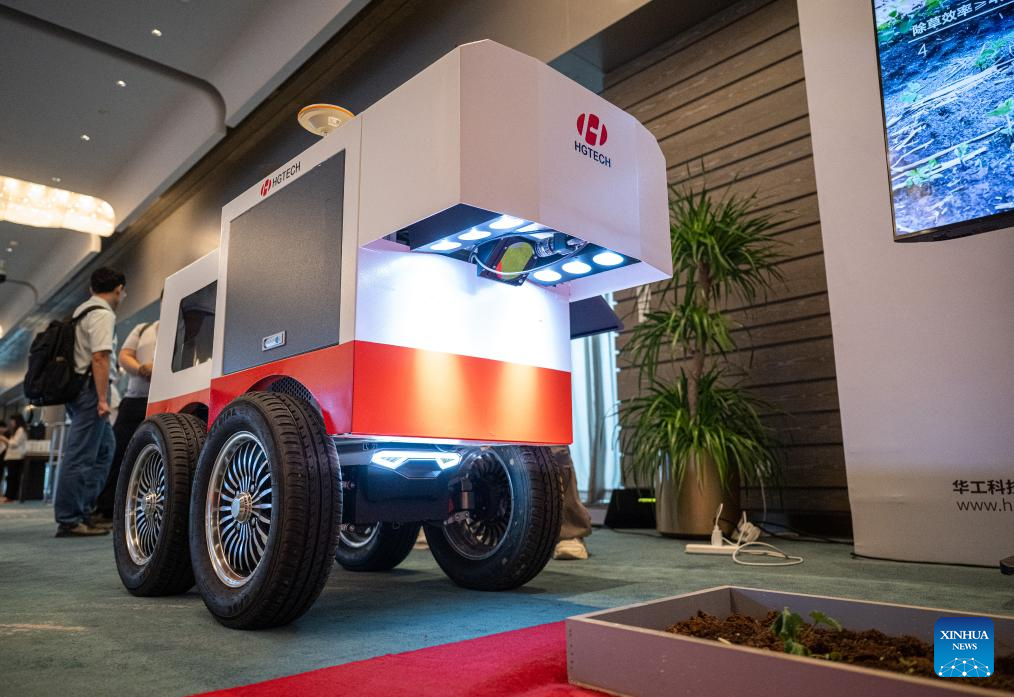 Laser Weeding Robots: China’s Chemical-Free AI Farming
