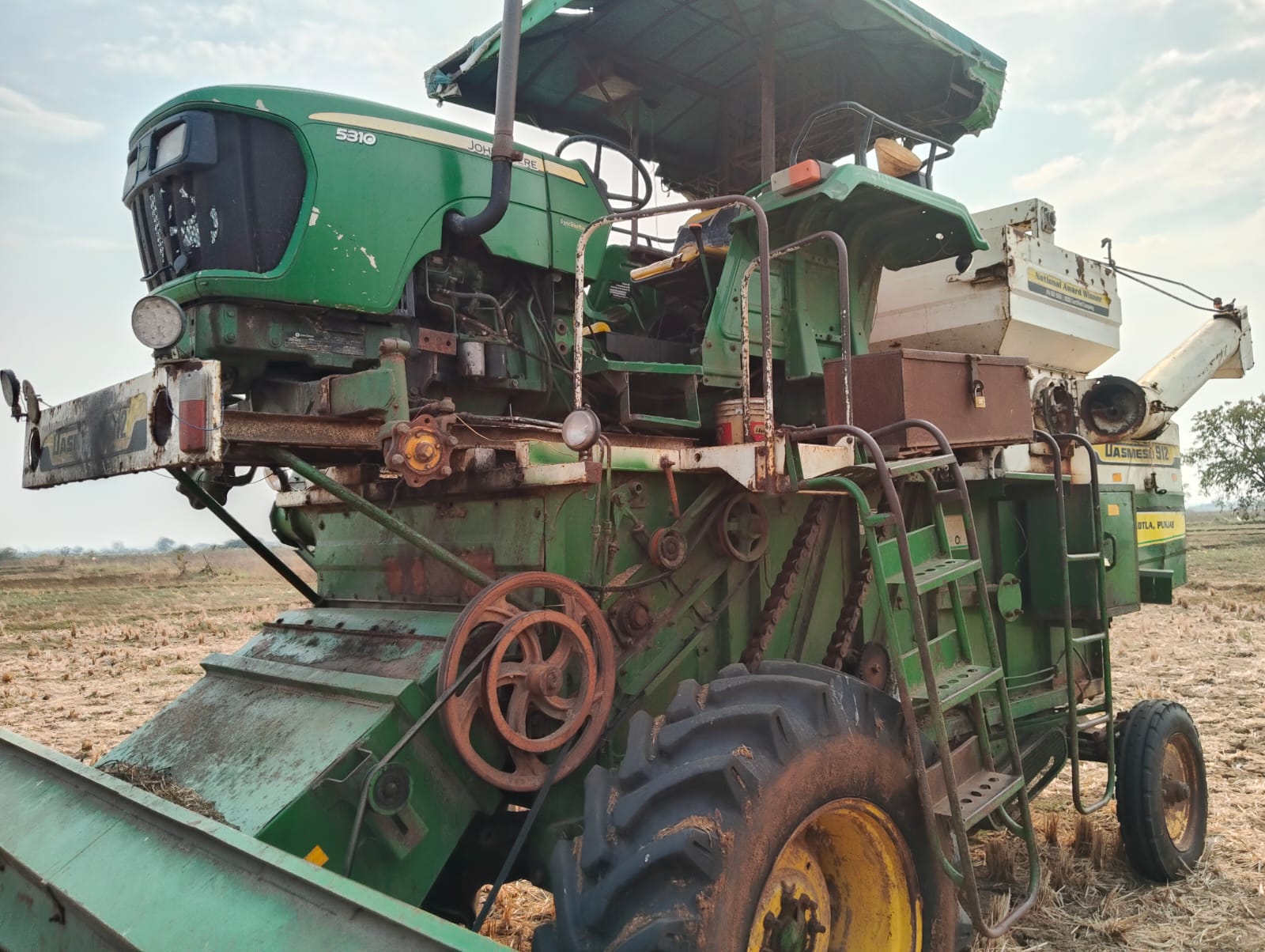 2016 Model John deere Dashmesh box